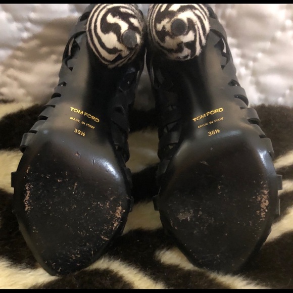 𝅺Tom Ford Hand-Stitched Lattice Leather Bootie - Picture 5 of 5